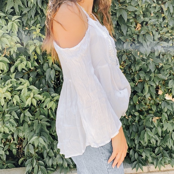 Rue 21 // Angelic Cold Shoulder Top - Picture 4 of 6